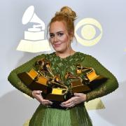 Complimenti, Adele: la star guadagna 500.000 dollari a serata