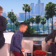 Ed Sheeran sorprende e commuove un fan