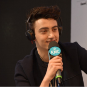 Michele Bravi in diretta negli studi di Radio Monte Carlo il 23 febbraio alle 12.20. Anche in diretta Facebook