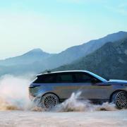 FRANZ BOTRE Direttore di Arbiter, il progetto della Range Rover "Land for dreamers"