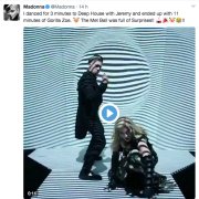 Madonna si scatena in un ballo hot al Met Ball: il video