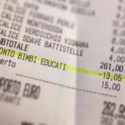 Bimbi educati? L'enoteca padovana fa lo sconto