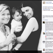 Festa della mamma: la dolcissima foto (in anticipo)  di Laura Pausini