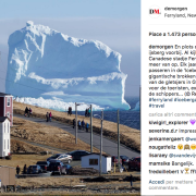 Incredibile: l'iceberg si avvicina al villaggio. E accorrono i turisti