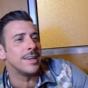 Francesco Gabbani imita Eros Ramazzotti 