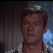 Addio Roger Moore: il video con le scene più belle dai suoi film