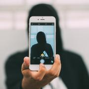 Troppe foto sui social? Potrebbe essere un segno di depressione