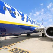 Solo un bagaglio a mano sui voli: cambia la policy di Ryanair