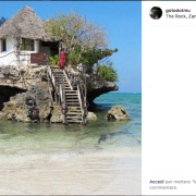 Piccolo e magico:  vi facciamo sognare con il ristorante che da uno scoglio si apre sull'Oceano