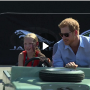 Guarda un po' chi fa da autista al Principe Harry