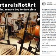 E voi, cosa avreste fatto? La polemica sui cani al museo Guggenheim che sta incendiando il mondo dell'arte