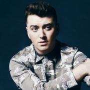 George Michael: Sam Smith gli rende omaggio cantando Father Figure