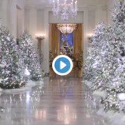 Melania Trump mostra gli addobbi di Natale presidenziali: sfarzosissimi!