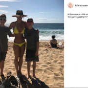 Britney Spears e  Lady Gaga: ecco i primi bikini dell'anno