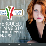 Noemi canta l'inno nazionale prima di Juventus-Milan