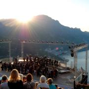 LA COSTIERA AMALFITANA SI RIACCENDE: MUSICA E COLORI CON IL RAVELLO FESTIVAL
