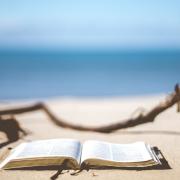 10 capolavori da leggere sotto l’ombrellone