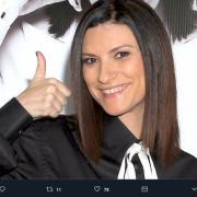 Laura Pausini e quella volta che un uomo suonò al campanello dicendo:  Sono il tuo regalo di compleanno 
