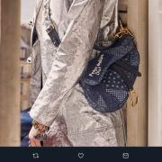 La Saddle Bag di Dior si rinnova: storia di una borsa cult
