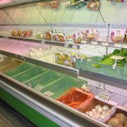 SUPERMERCATI E NEGOZI CHIUSI DI DOMENICA? IL GOVERNO PROMETTE LA LEGGE ENTRO L'ANNO