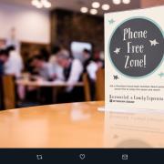 «Disintossicatevi dal telefono!» Ecco l’hotel che offre sconti a chi non usa lo smartphone