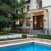“Dentro le case milanesi 1923-1973”: la mostra mercato a Villa Necchi Campiglio (Milano)
