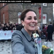 Kate Middleton dice Ciao. E il video diventa virale sul web!