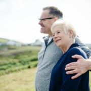 Amore ai tempi del web: spopolano gli incontri tra gli over 50