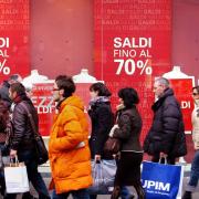 Al via i saldi, dubbi e problemi per chi ha già fatto shopping.