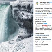 Guarda lo spettacolo mozzafiato delle cascate del Niagara ghiacciate 
