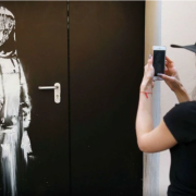 Banksy: rubata l'opera per le vittime del Bataclan