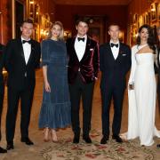 Amal Clooney la più elegante a Buckingham Palace