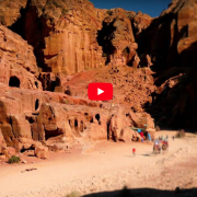 L'hotel? Si ispira alle meraviglie di Petra. Guarda il video