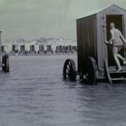 Le bathing machines