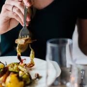 Ceni tardi e salti la colazione? Metti a rischio la tua salute!