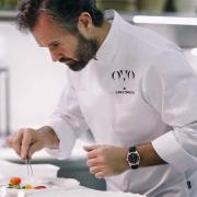 Carlo Cracco dice no ai divisori in plexiglass nel suo ristorante: “Piuttosto chiudo”