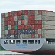 Trump minaccia tasse al 25% sulle importazioni dalla Cina.