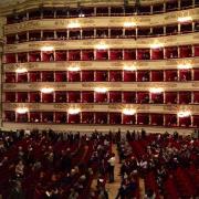 Il teatro va in vacanza... Con la testa a settembre.