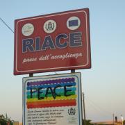 Migranti, la sentenza del Tar: Riace deve restare nello SPRAR.