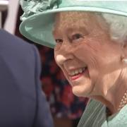 E... se la Regina Elisabetta andasse in quarantena? Ecco cosa succederebbe!
