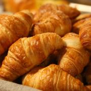 Basta cornetti: la rivolta di un cittadino esasperato dai dolci