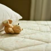 Si mette più a rischio la propria vita stando seduti o quando ci si alza dal letto?