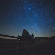 Addio alle stelle. Oscurate dalla pubblicità
