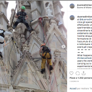 Duomo di Milano: guarda le straordinarie acrobazie per ripulirne la facciata