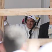 PAPA FRANCESCO A CAMERINO: SOLIDARIETA' TRA LE MACERIE
