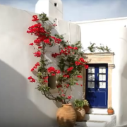 Ecco la splendida isola greca che ti paga per vivere nel suo borgo