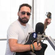 Tiromancino:  ecco cosa succede se Federico Zampaglione vede una chitarra!