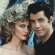 John Travolta e Olivia Newton-John  tornano nei panni di Grease 41 anni dopo . E la foto tocca il cuore!