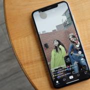 ‘TikTok’: davvero la nuova app che spopola tra i giovanissimi è pericolosa?