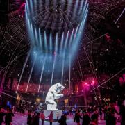 La pista di pattinaggio più grande del mondo, al Gran Palais di Parigi